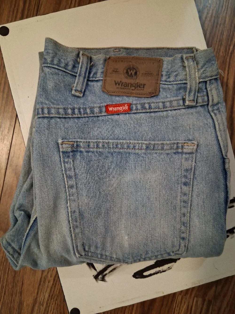 Men's Wrangler Jeans 34x30 Reg Fit Straight Leg Light Wash Thrashed Grungecore